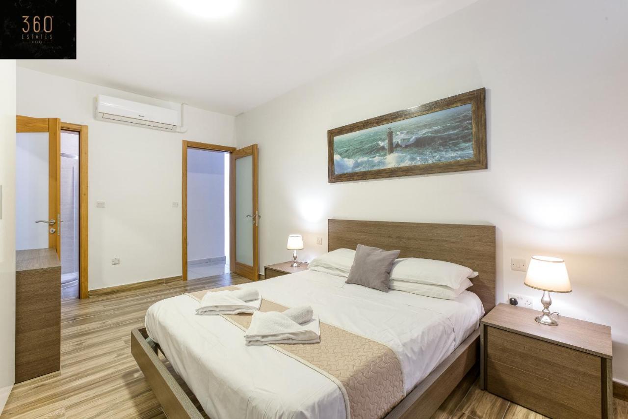 Lux Sea Front Penthouse With Breathtaking Views In St Pauls By 360 Estates Appartement St. Paul's Bay Buitenkant foto