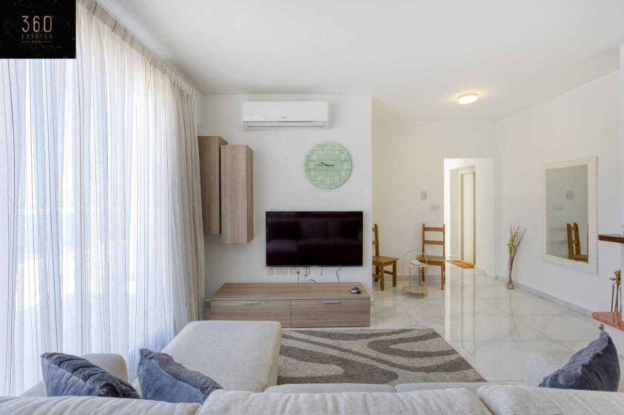 Lux Sea Front Penthouse With Breathtaking Views In St Pauls By 360 Estates Appartement St. Paul's Bay Buitenkant foto