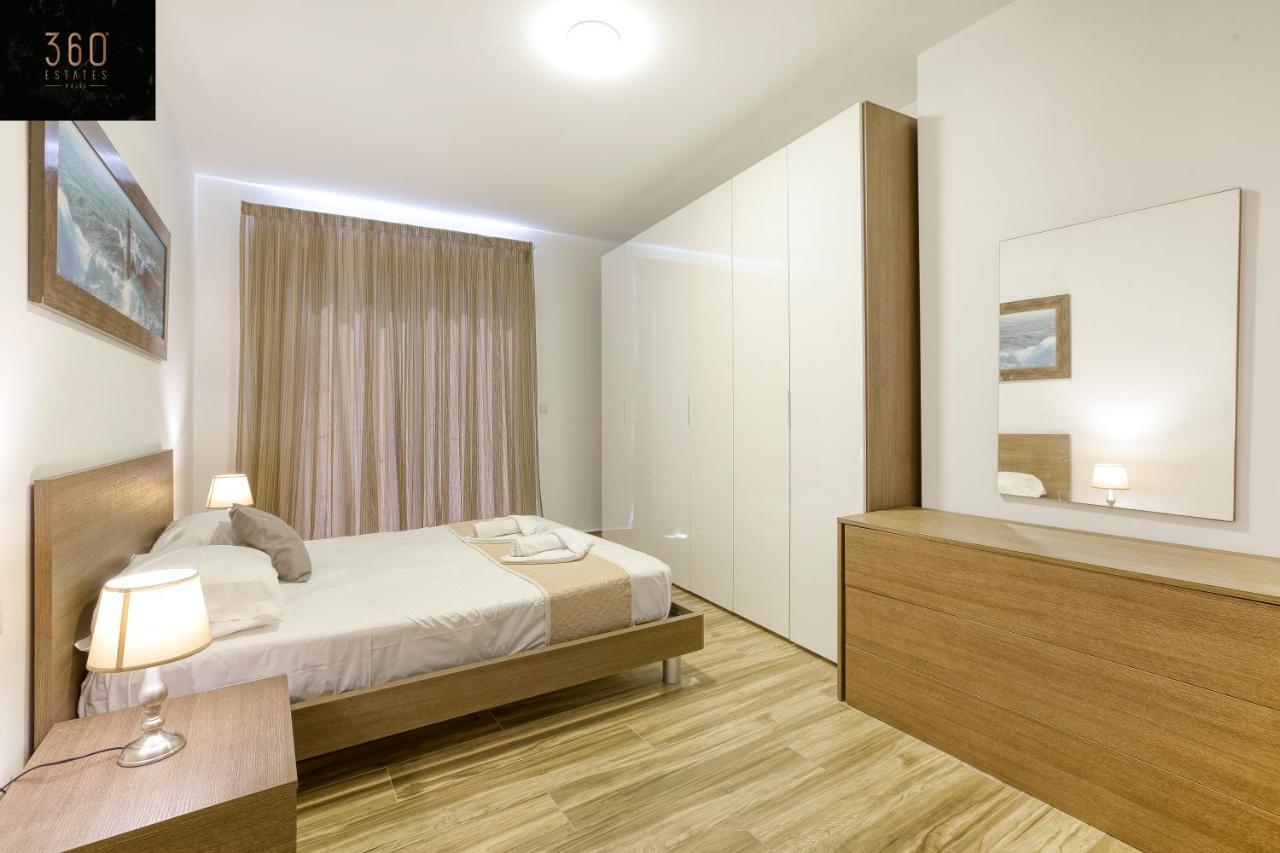 Lux Sea Front Penthouse With Breathtaking Views In St Pauls By 360 Estates Appartement St. Paul's Bay Buitenkant foto