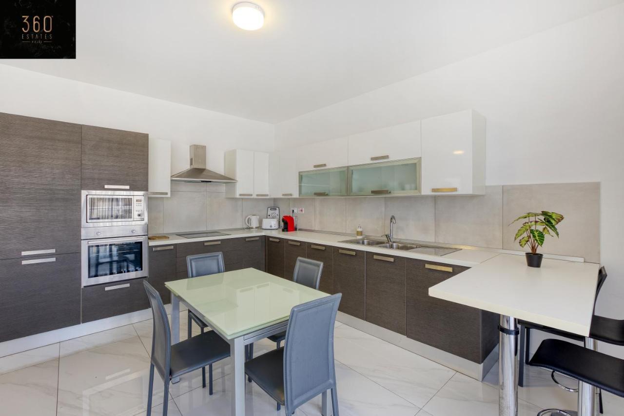 Lux Sea Front Penthouse With Breathtaking Views In St Pauls By 360 Estates Appartement St. Paul's Bay Buitenkant foto