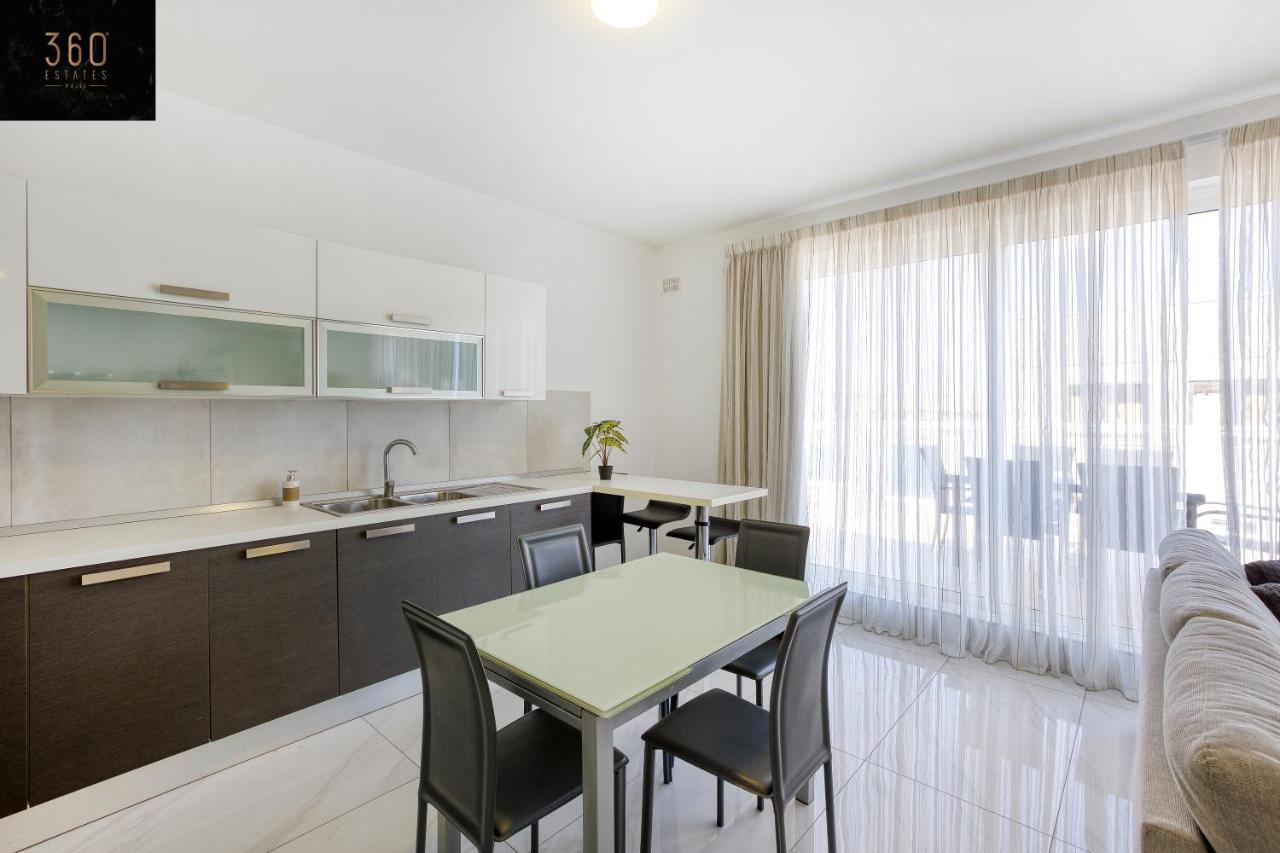 Lux Sea Front Penthouse With Breathtaking Views In St Pauls By 360 Estates Appartement St. Paul's Bay Buitenkant foto